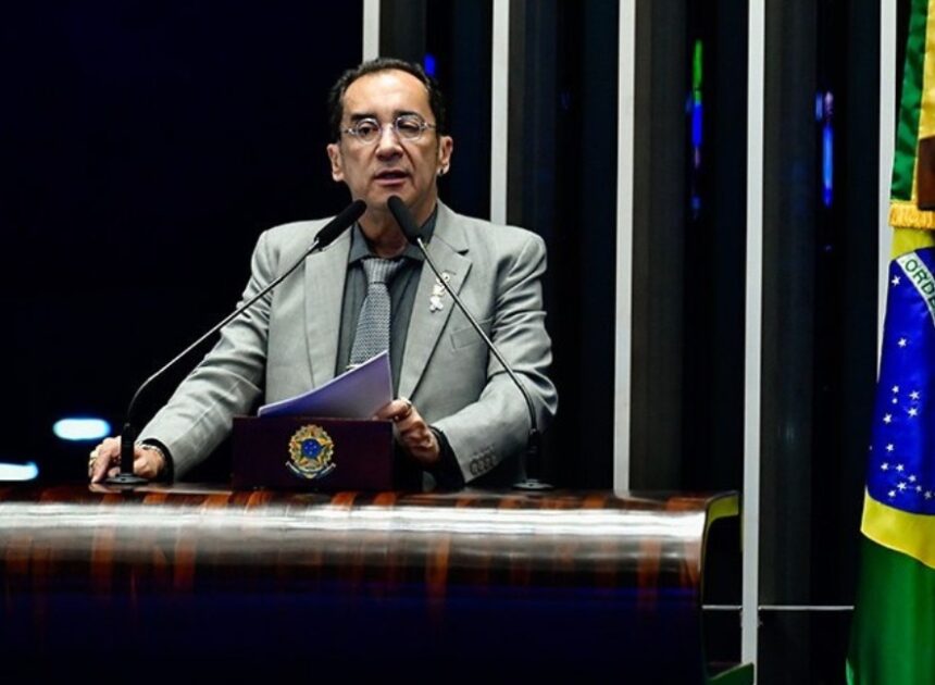 Senador Jorge Kajuru sofre acidente de carro e é hospitalizado em Goiânia