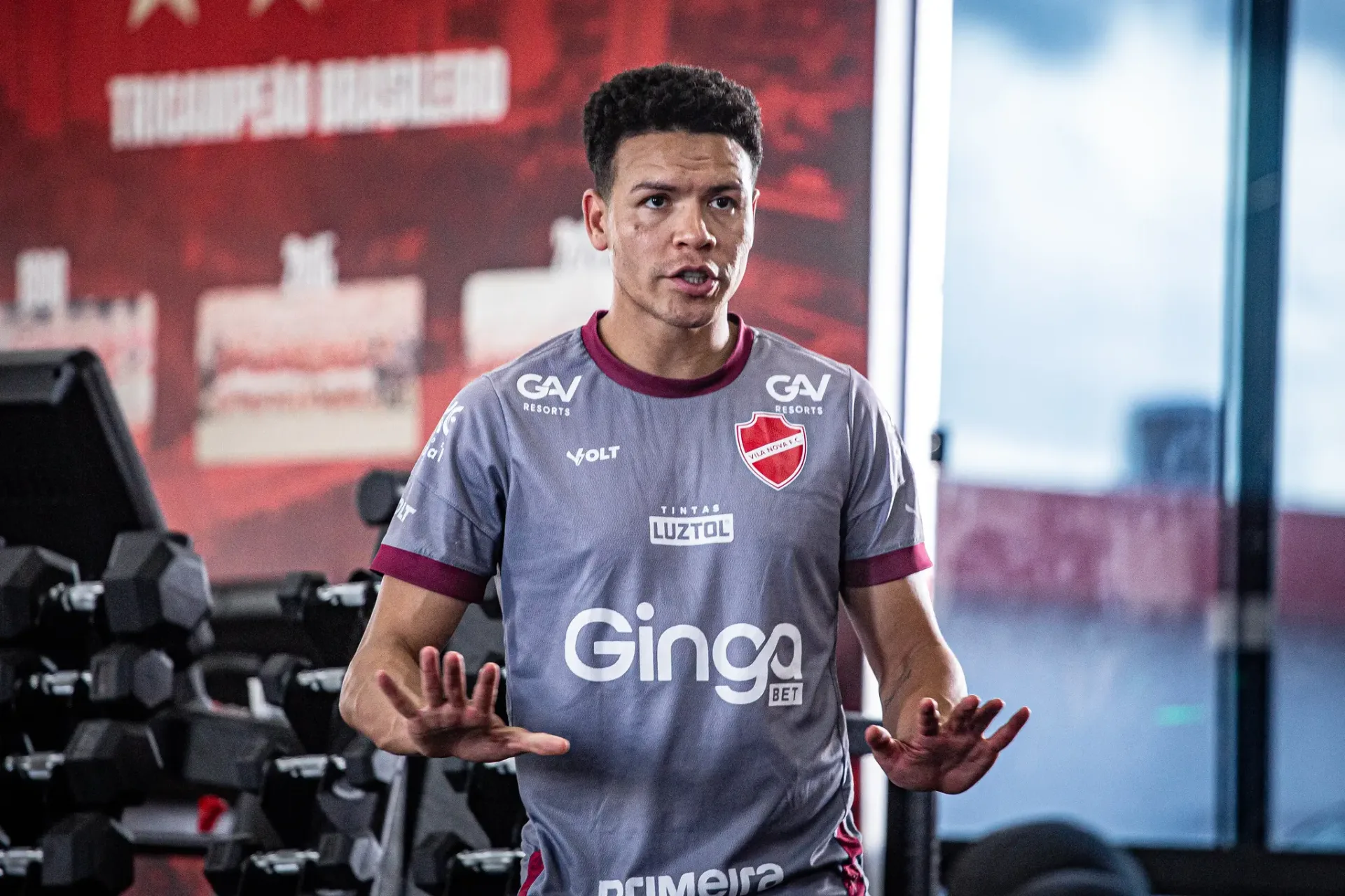 Vila Nova busca primeira vitória sobre o Goiás em 2026, e Marquinhos Gabriel cobra imposição