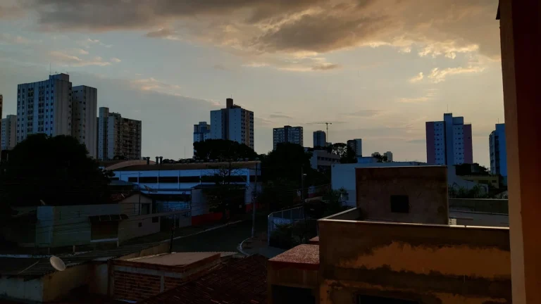 Chuva à vista: frente fria avança e Goiânia entra em alerta para tempestades e rajadas de vento