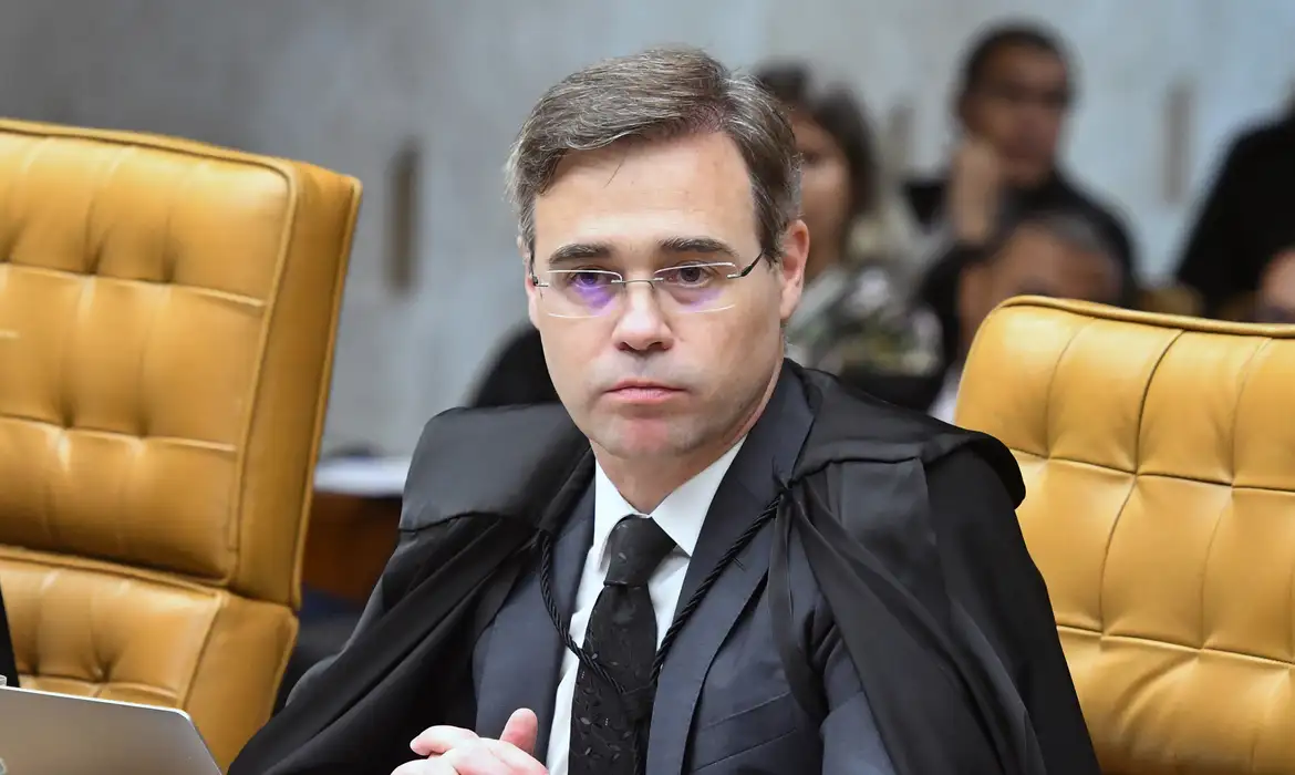 Mendonça quer que plenário do STF analise diálogos entre Vorcaro e Moraes