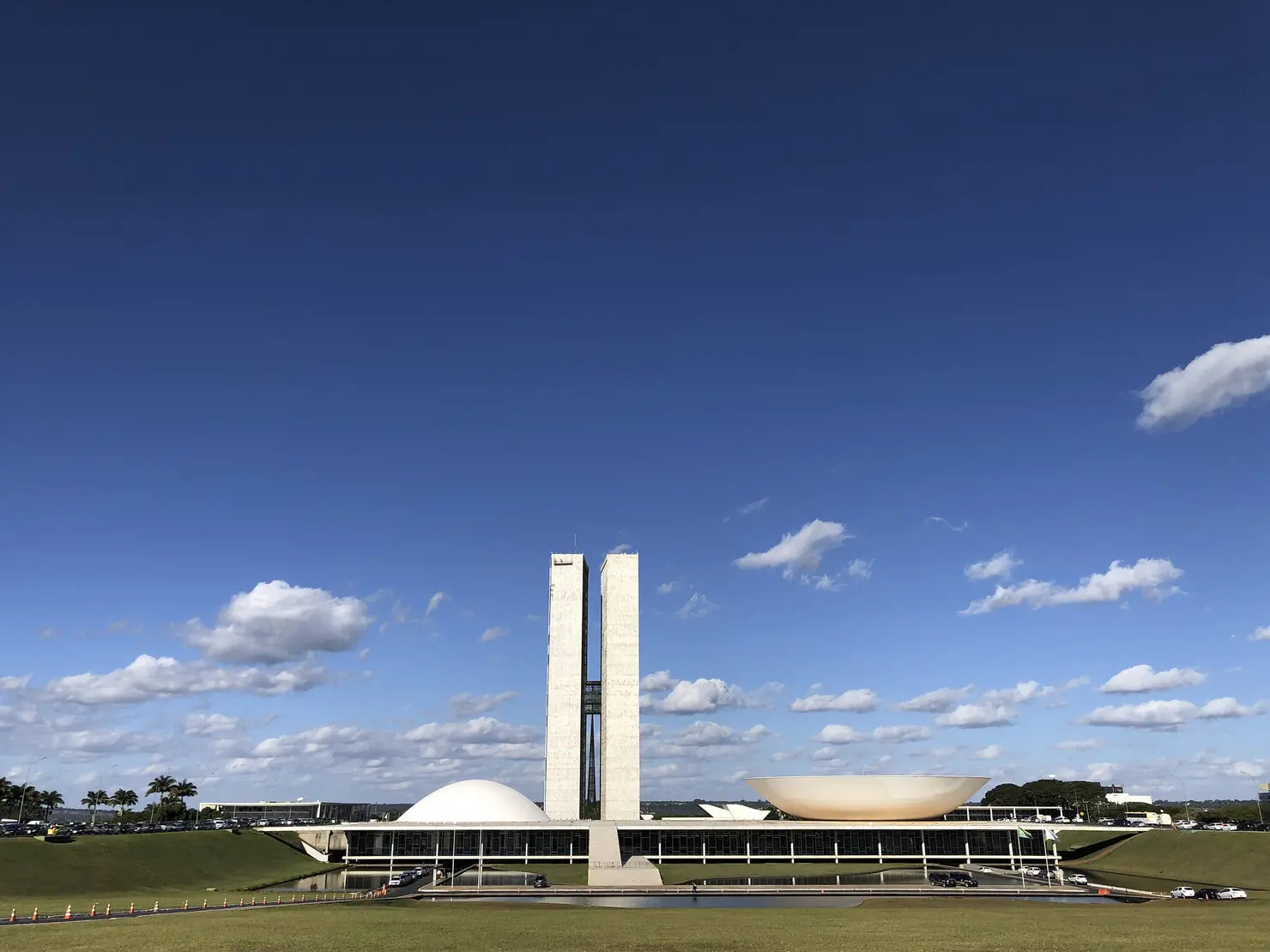 Caso Moraes e Vorcaro deve segurar PEC 6×1 no Senado nesta semana