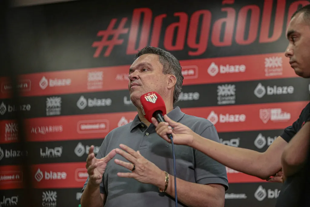 Após protesto do elenco, Atlético-GO consegue R$ 6 milhões e quita salários atrasados admin