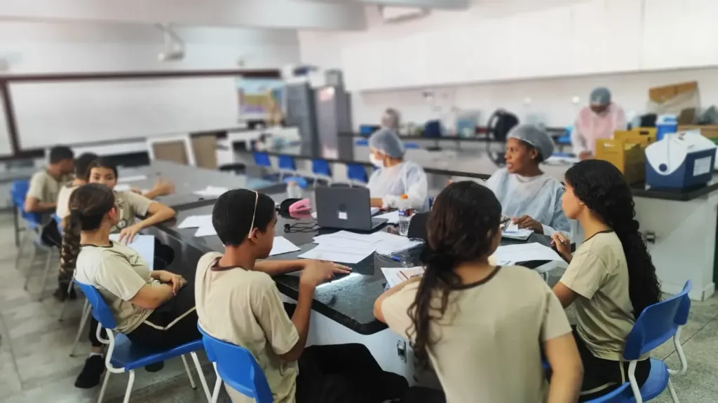 Aparecida mantém vacinação em colégios militares até 23 de outubro; veja onde admin