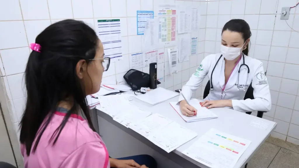 Aparecida promove ações de prevenção ao câncer de mama em UBSs e espaços públicos admin