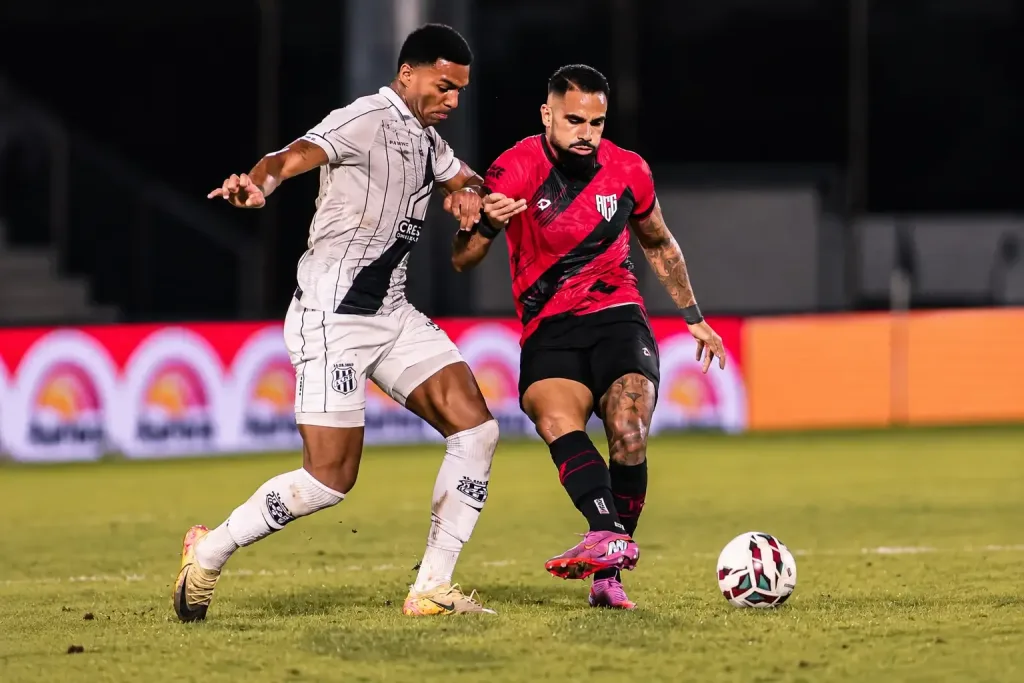 Atlético-GO marca no fim e evita vexame maior diante do pior time da Série B do Brasileirão admin