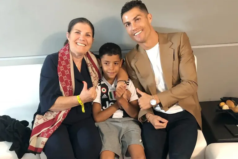 Mãe de Cristiano Ronaldo lamenta saída do filho da seleção admin