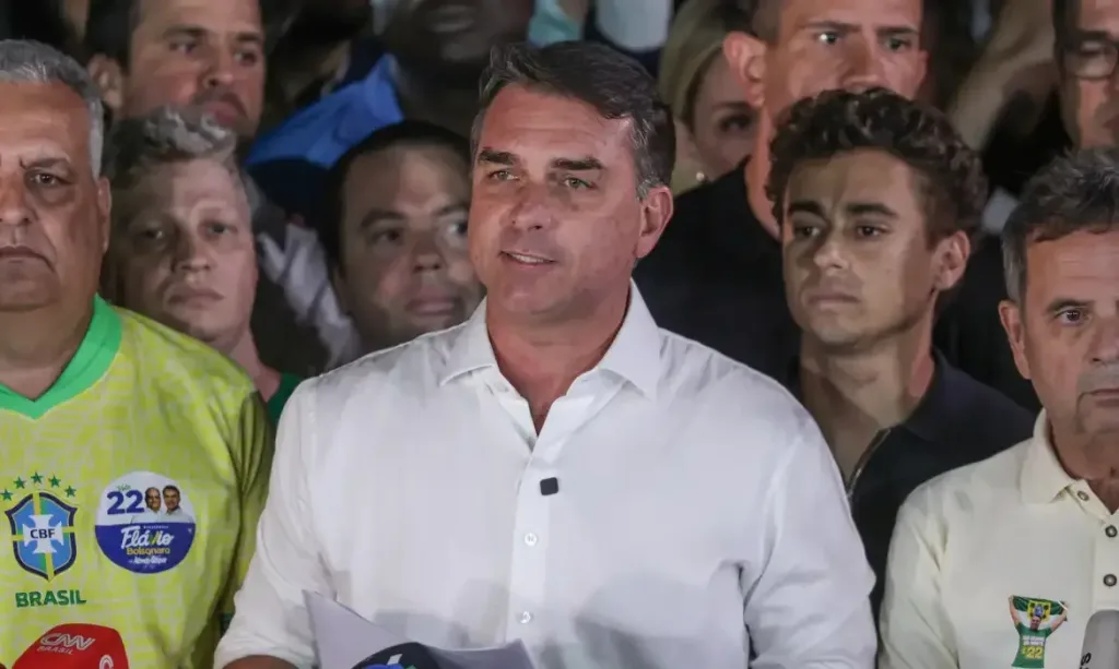 Derrotado na eleição, Flávia Bolsonaro assina carta golpista com agradecimento a Milei e Trump por fuga admin