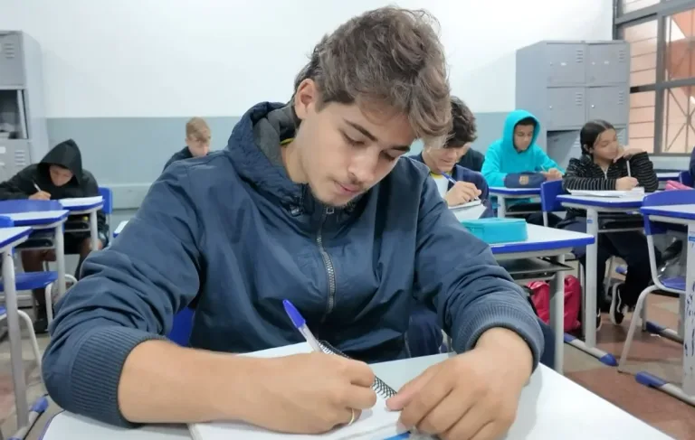 Educação empreendedora incentiva jovens a tirar ideias do papel admin