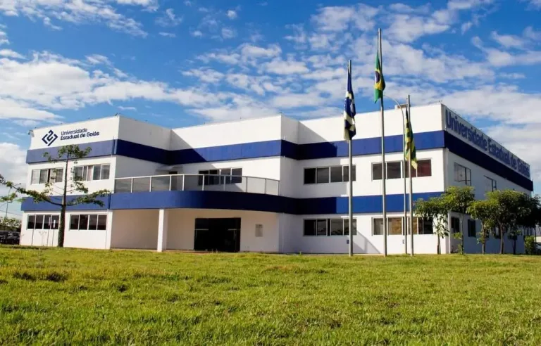 Provas do Vestibular UEG 2027/1 são aplicadas neste domingo (18) admin