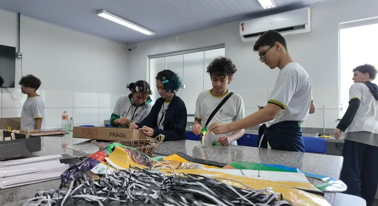 Do lixo ao brinquedo: como estudantes transformaram um problema em solução? admin