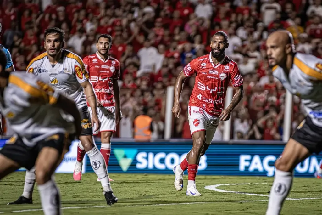 Virada e frustração! Vila Nova sofre empate do Novorizontino no final e segue líder da Série B admin